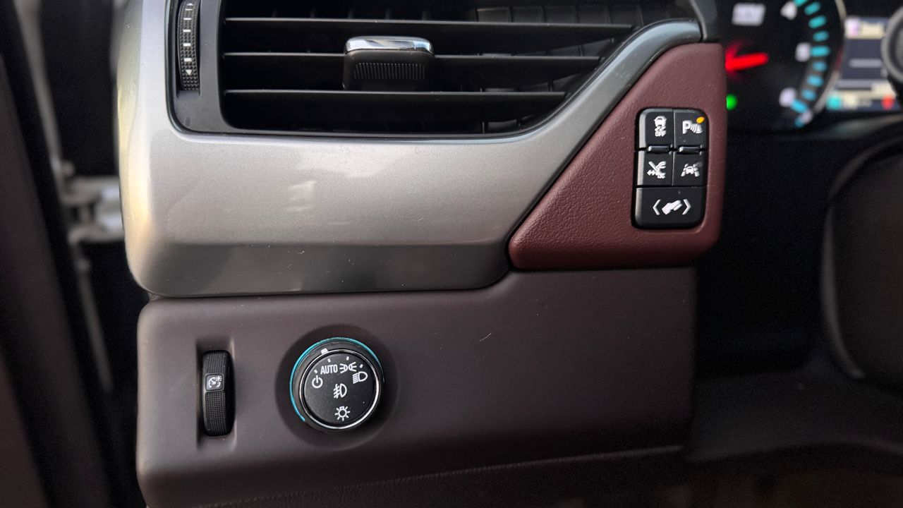 Chevrolet Suburban 2WD 4dr 1500 LTZ 2016