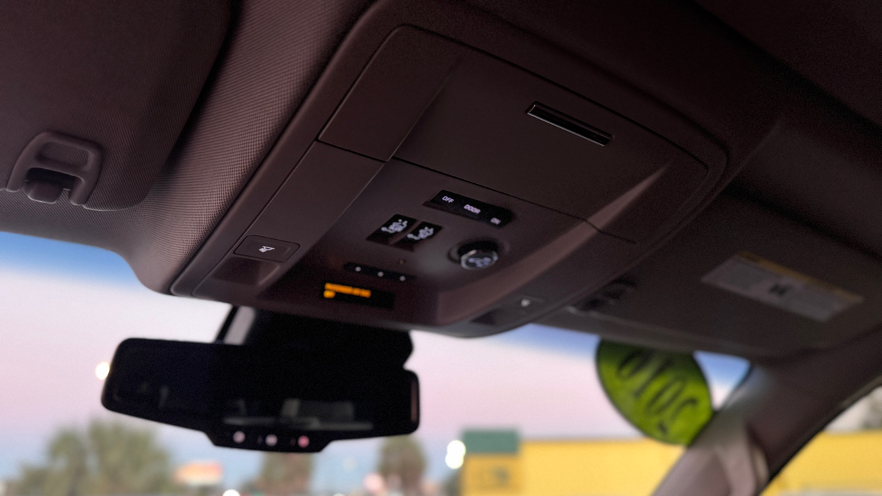 Chevrolet Suburban 2WD 4dr 1500 LTZ 2016