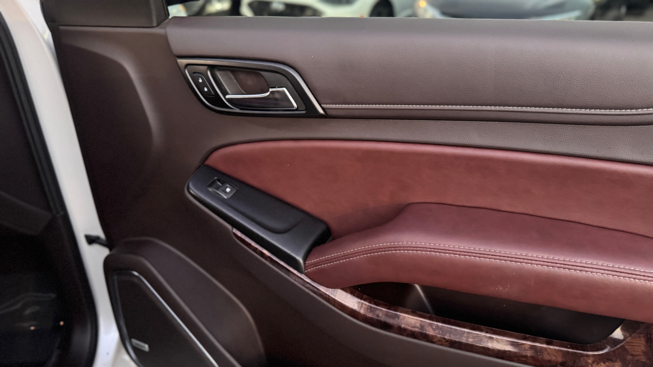 Chevrolet Suburban 2WD 4dr 1500 LTZ 2016