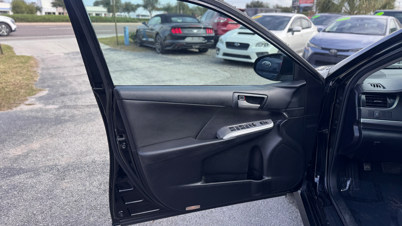 Toyota Camry 2014.5 4dr Sdn I4 Auto SE (Natl) 2014