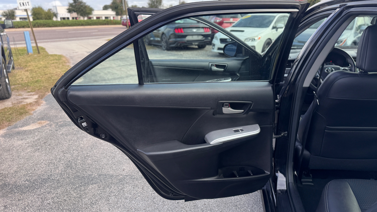 Toyota Camry 2014.5 4dr Sdn I4 Auto SE (Natl) 2014