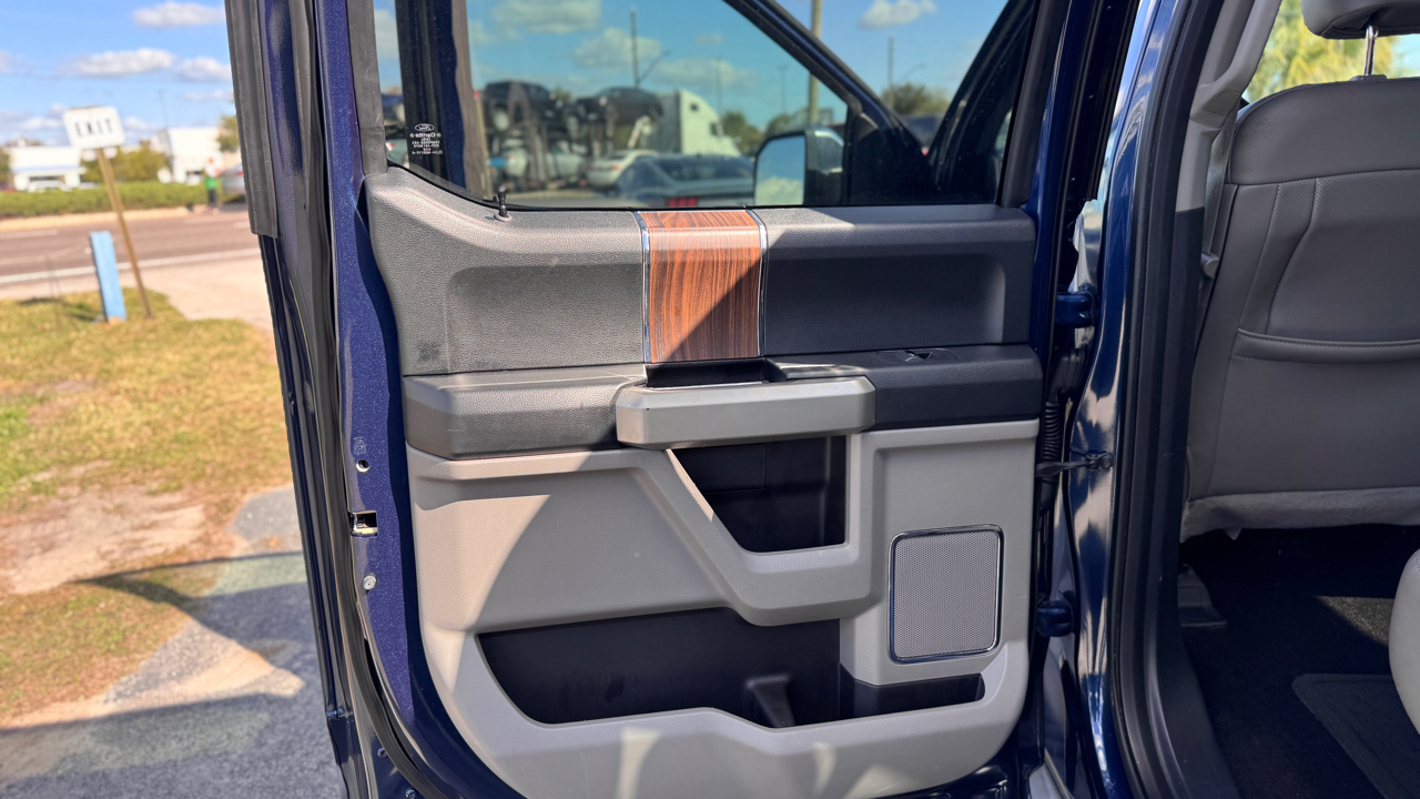 Ford F-150 2WD SuperCrew 157" Lariat 2016