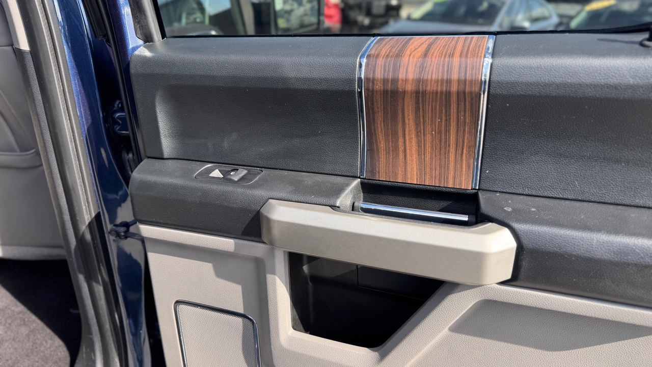 Ford F-150 2WD SuperCrew 157" Lariat 2016