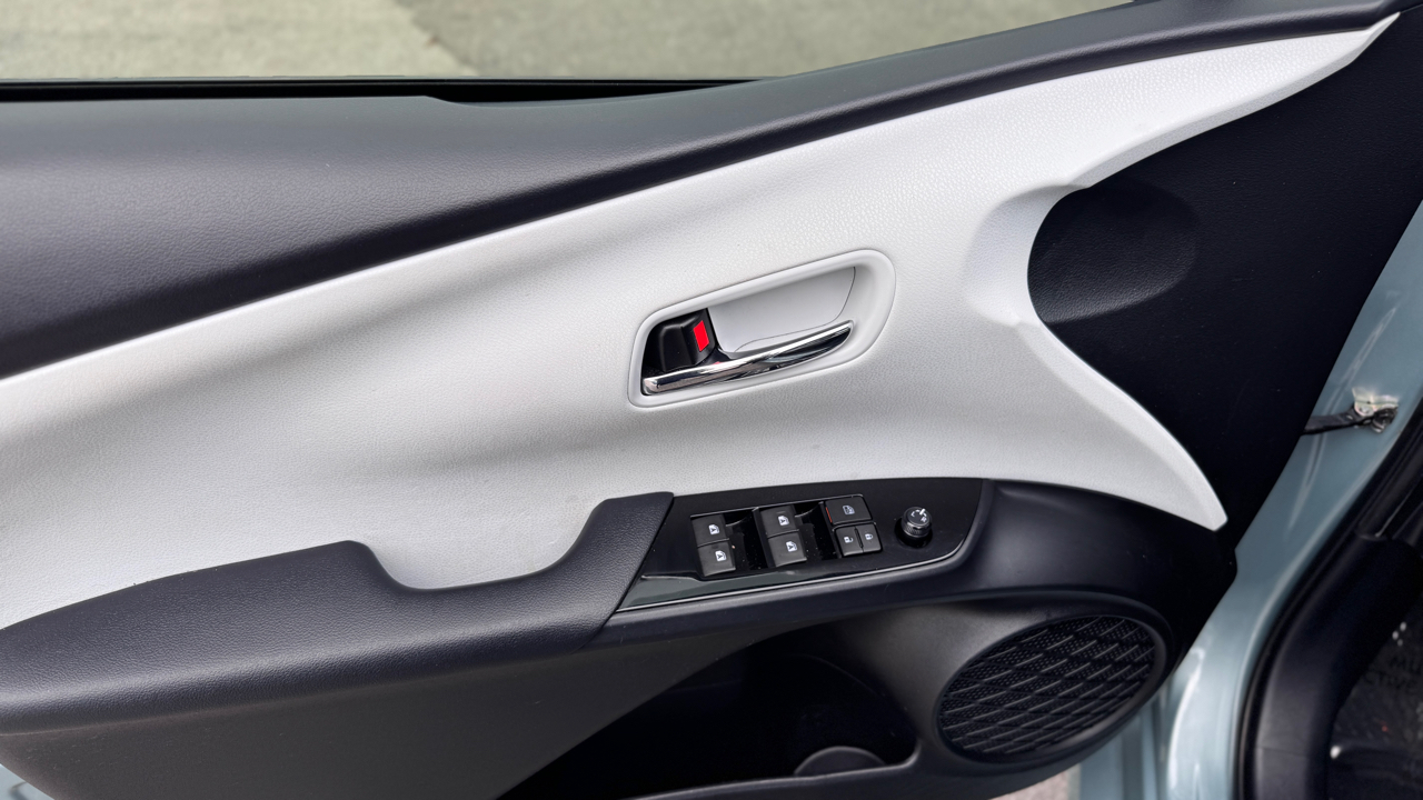 Toyota Prius 5dr HB Three Touring (Natl) 2016