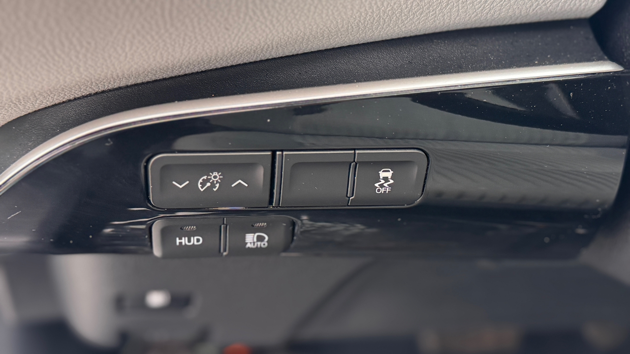 Toyota Prius 5dr HB Three Touring (Natl) 2016