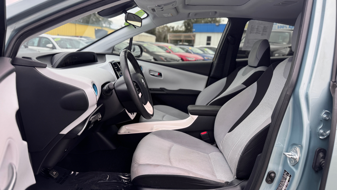 Toyota Prius 5dr HB Three Touring (Natl) 2016