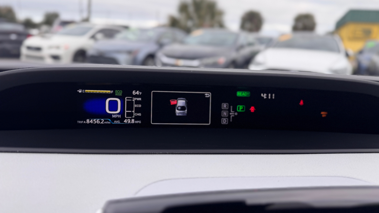 Toyota Prius 5dr HB Three Touring (Natl) 2016