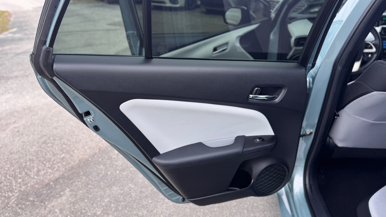 Toyota Prius 5dr HB Three Touring (Natl) 2016