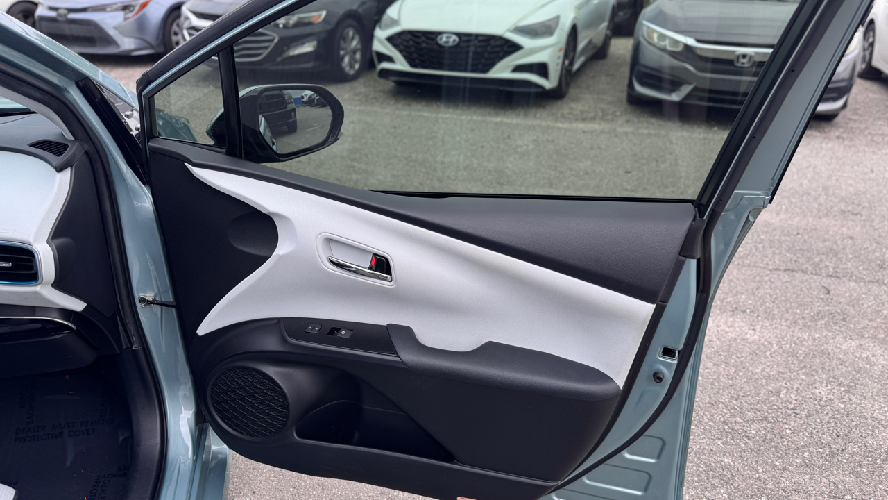 Toyota Prius 5dr HB Three Touring (Natl) 2016