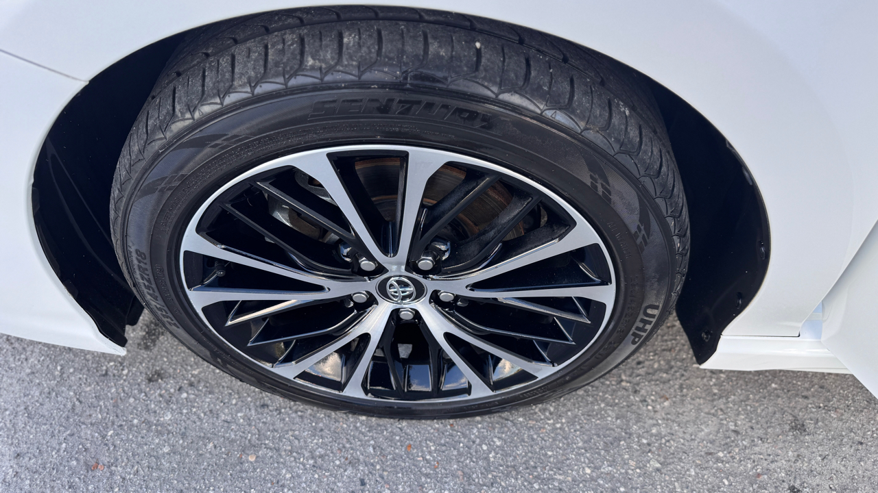 Toyota Camry SE Auto (Natl) 2020