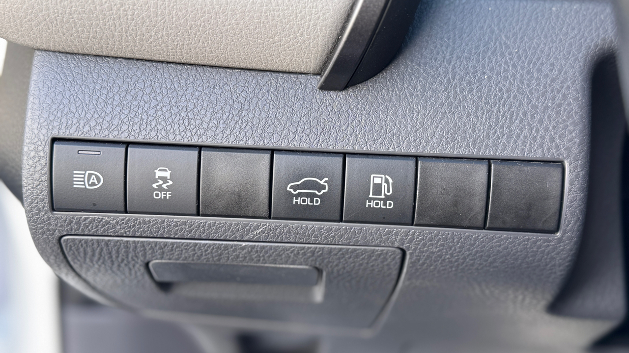 Toyota Camry SE Auto (Natl) 2020