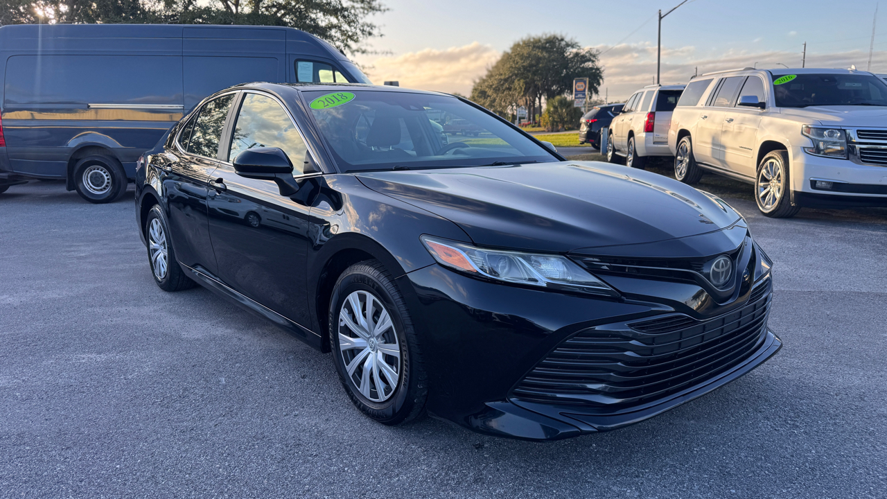 Toyota Camry LE Auto (Natl) 2018