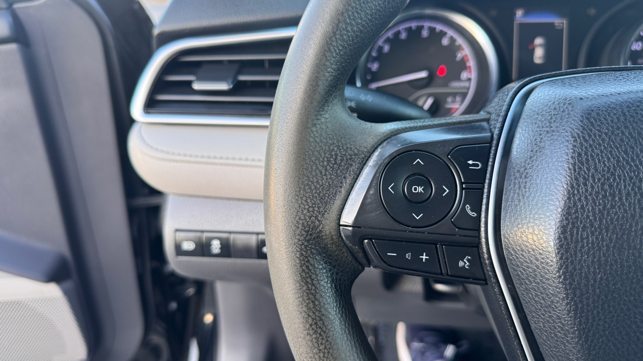 Toyota Camry LE Auto (Natl) 2018