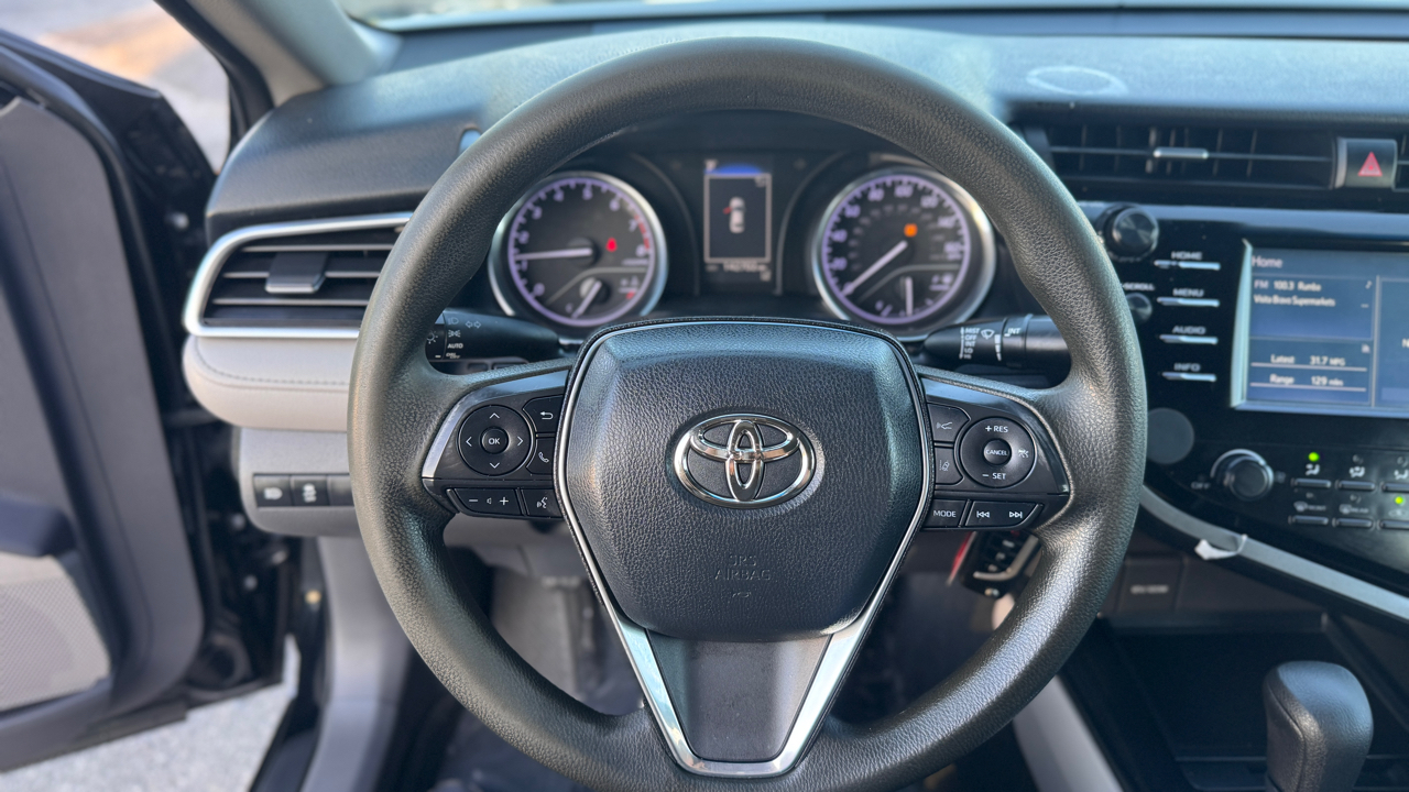 Toyota Camry LE Auto (Natl) 2018