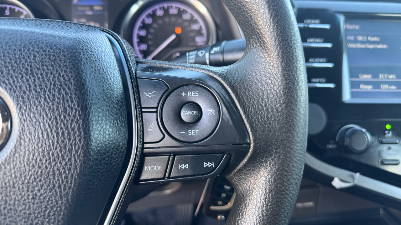 Toyota Camry LE Auto (Natl) 2018