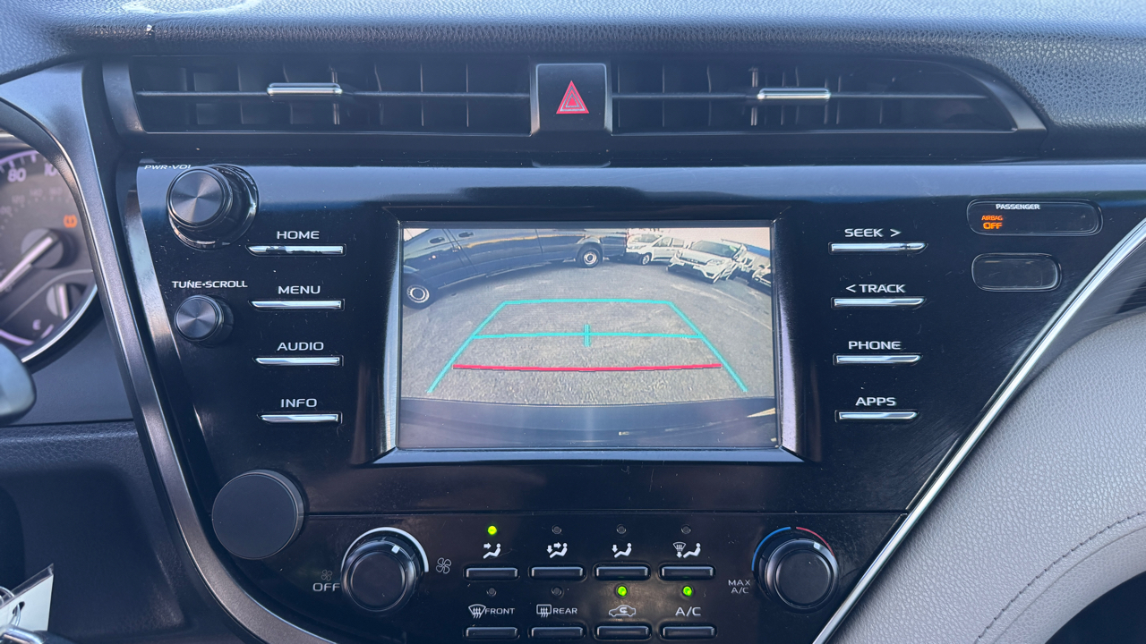 Toyota Camry LE Auto (Natl) 2018