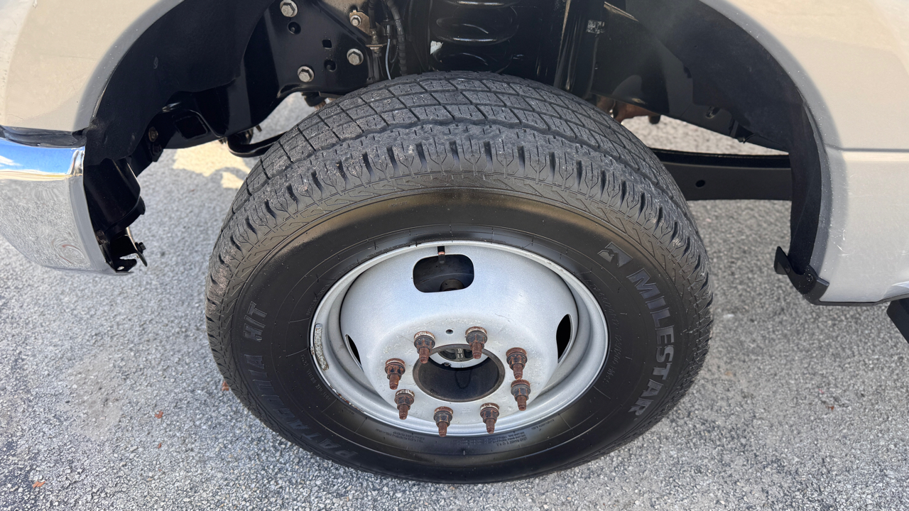 Ford Super Duty F-350 DRW XL 4WD Crew Cab 8' Box 2021