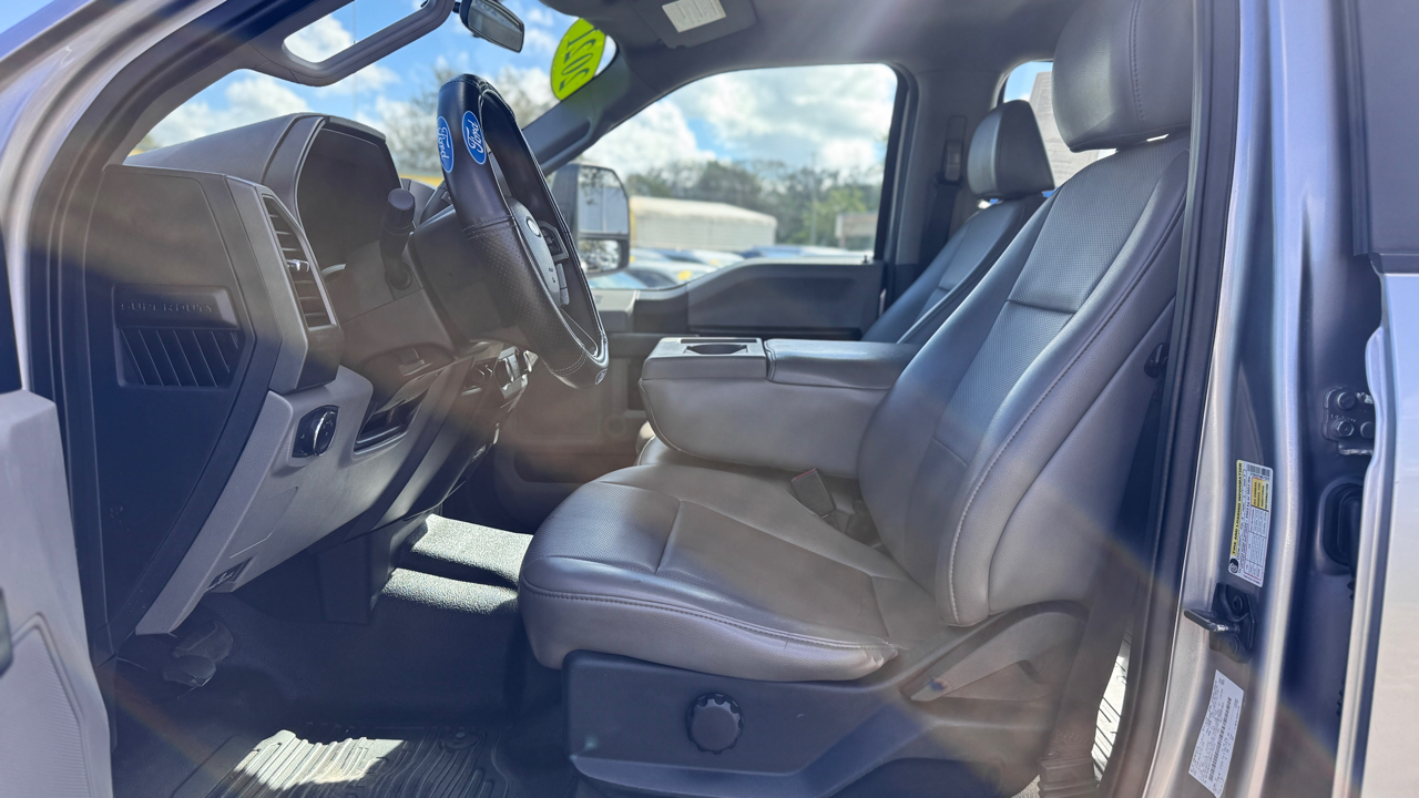 Ford Super Duty F-350 DRW XL 4WD Crew Cab 8' Box 2021