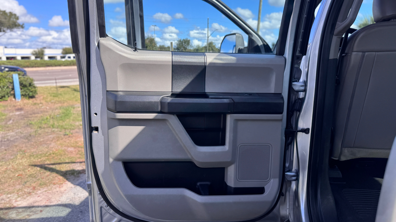 Ford Super Duty F-350 DRW XL 4WD Crew Cab 8' Box 2021