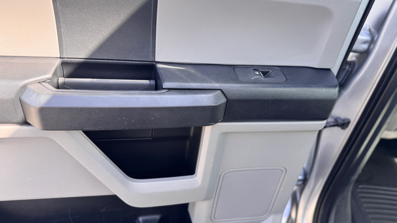 Ford Super Duty F-350 DRW XL 4WD Crew Cab 8' Box 2021