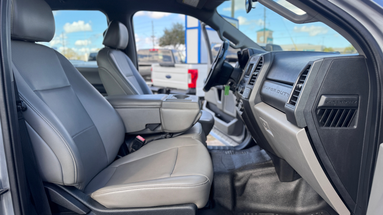 Ford Super Duty F-350 DRW XL 4WD Crew Cab 8' Box 2021