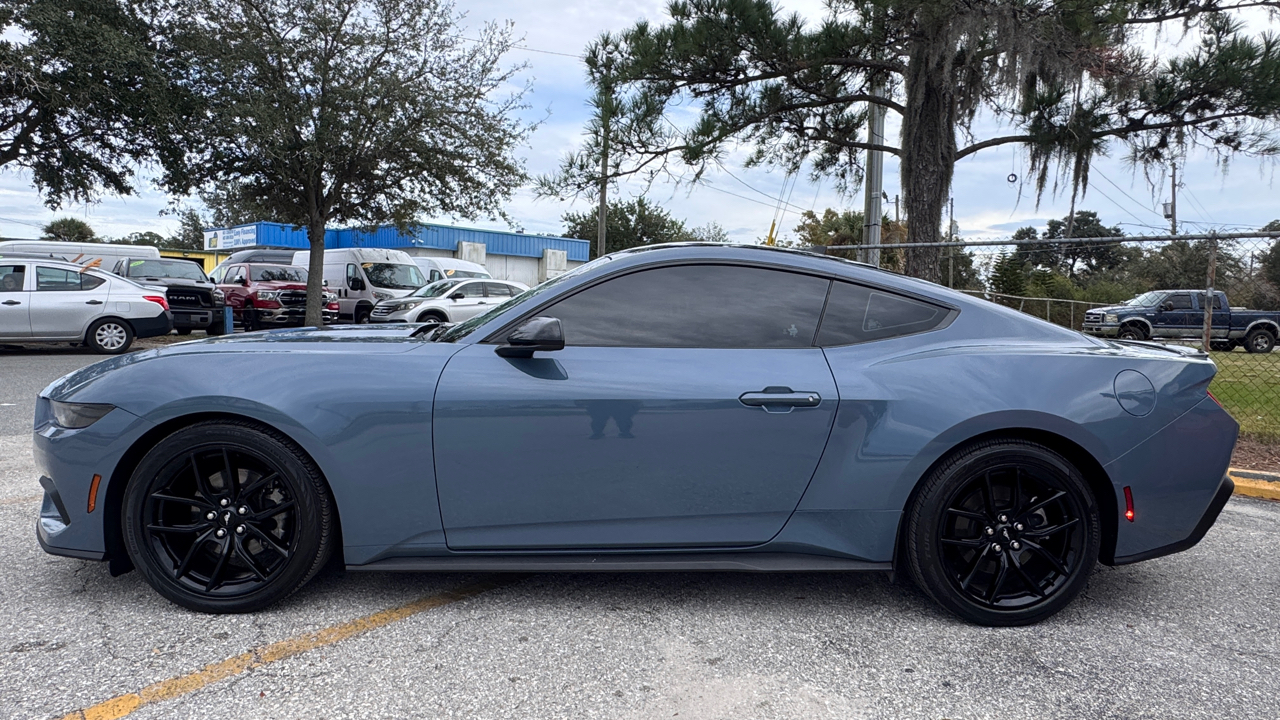 Ford Mustang EcoBoost Fastback 2024