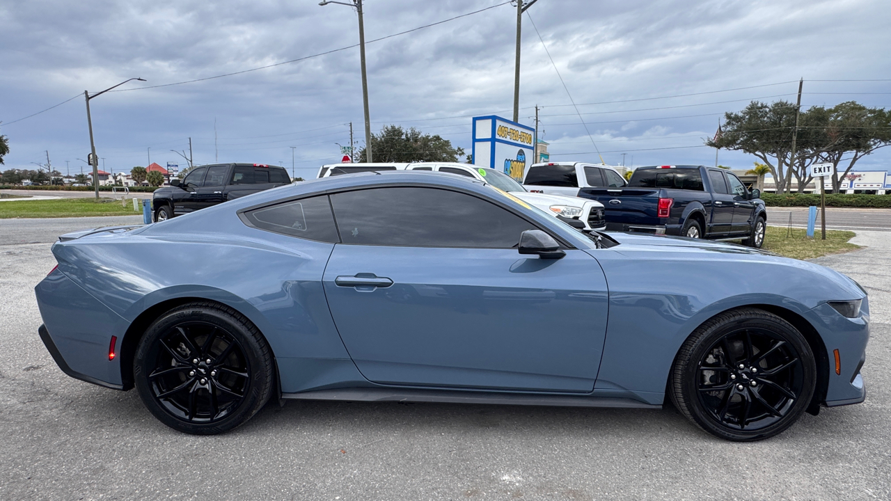 Ford Mustang EcoBoost Fastback 2024