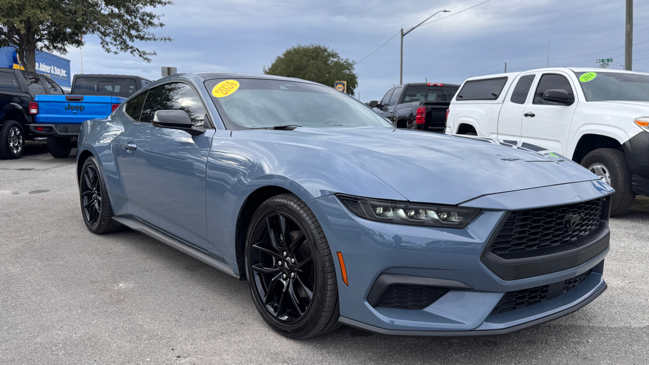 Ford Mustang EcoBoost Fastback 2024