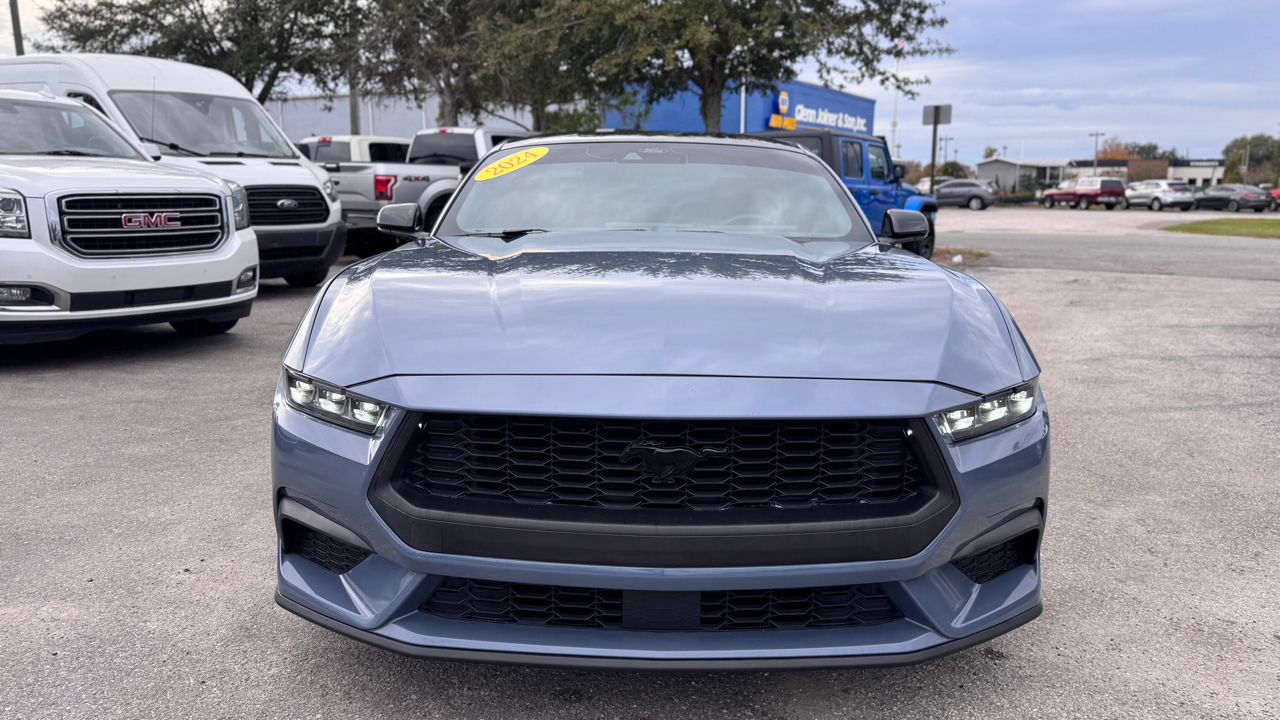 Ford Mustang EcoBoost Fastback 2024