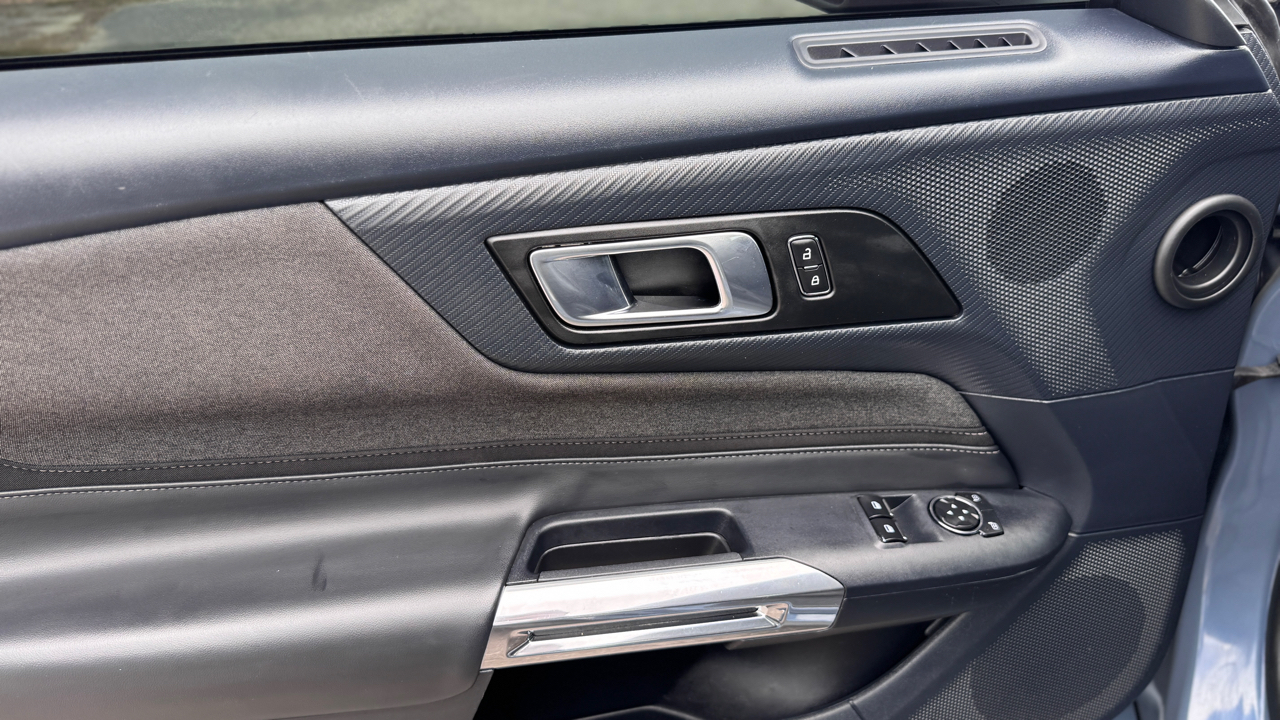 Ford Mustang EcoBoost Fastback 2024