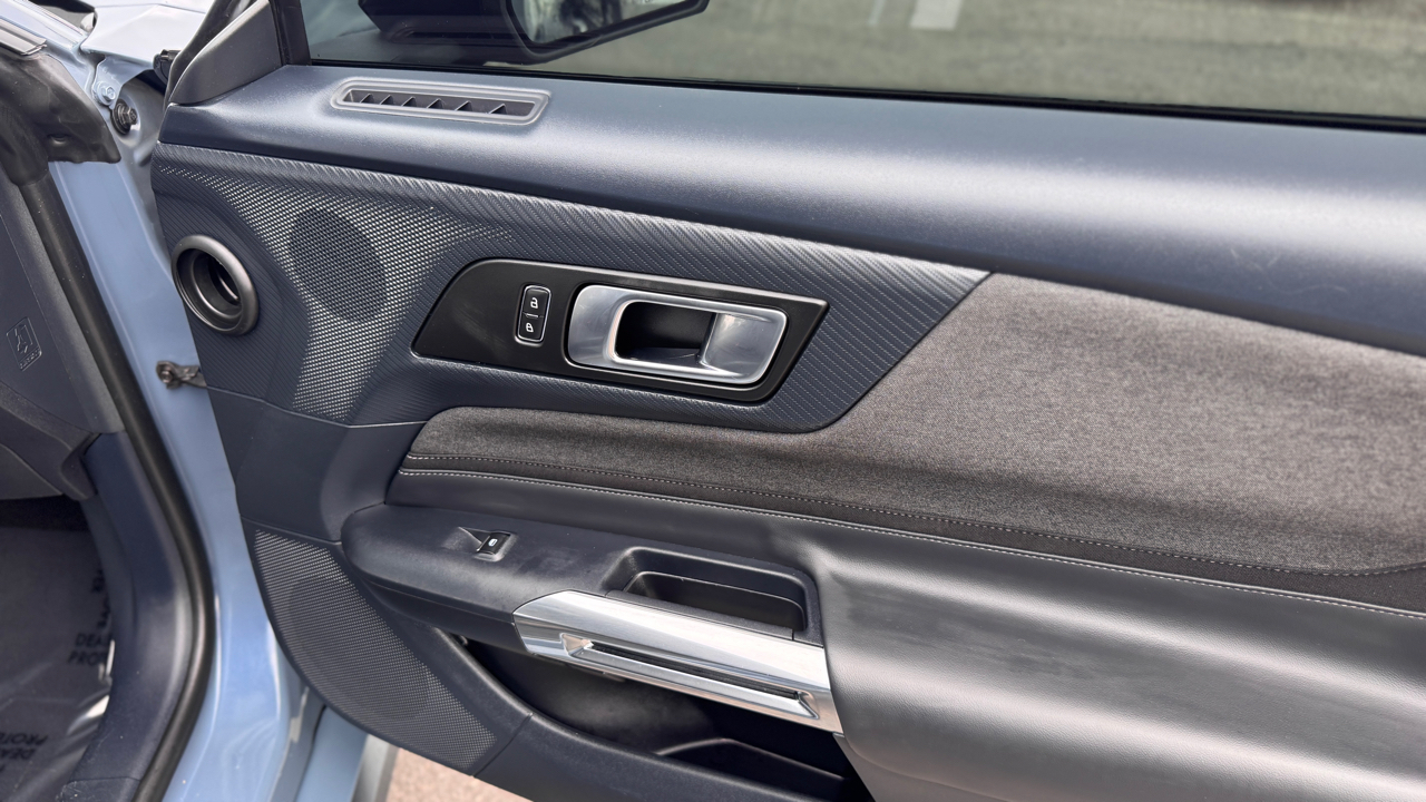 Ford Mustang EcoBoost Fastback 2024