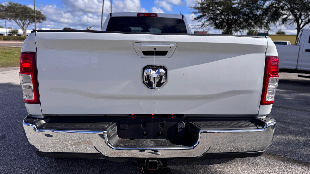 RAM 3500 Big Horn 4x4 Crew Cab 8' Box 2021