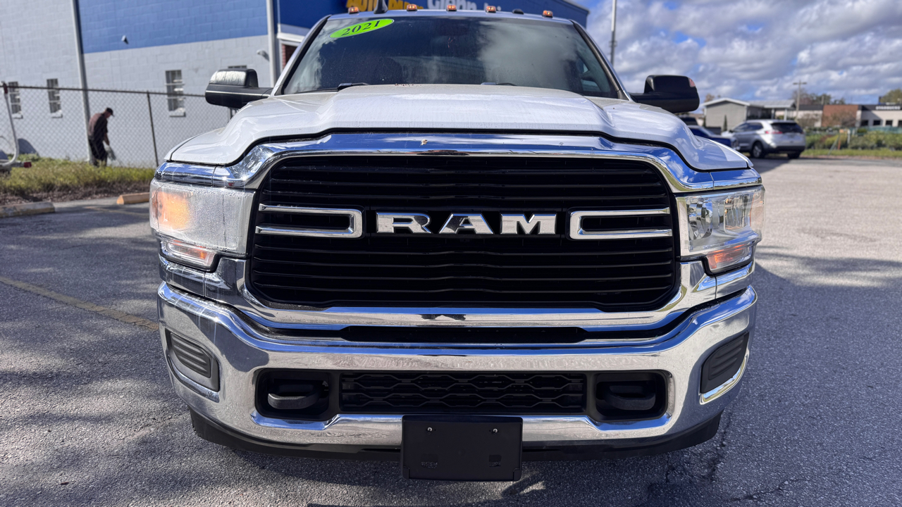 RAM 3500 Big Horn 4x4 Crew Cab 8' Box 2021