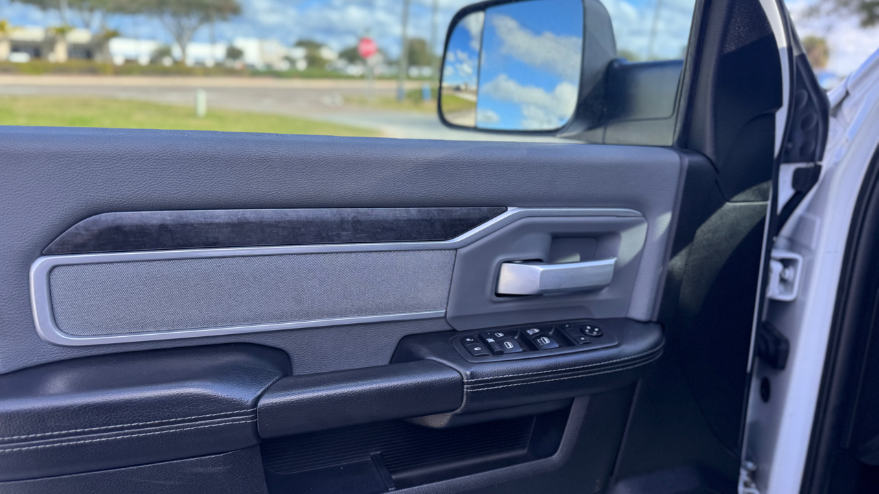 RAM 3500 Big Horn 4x4 Crew Cab 8' Box 2021