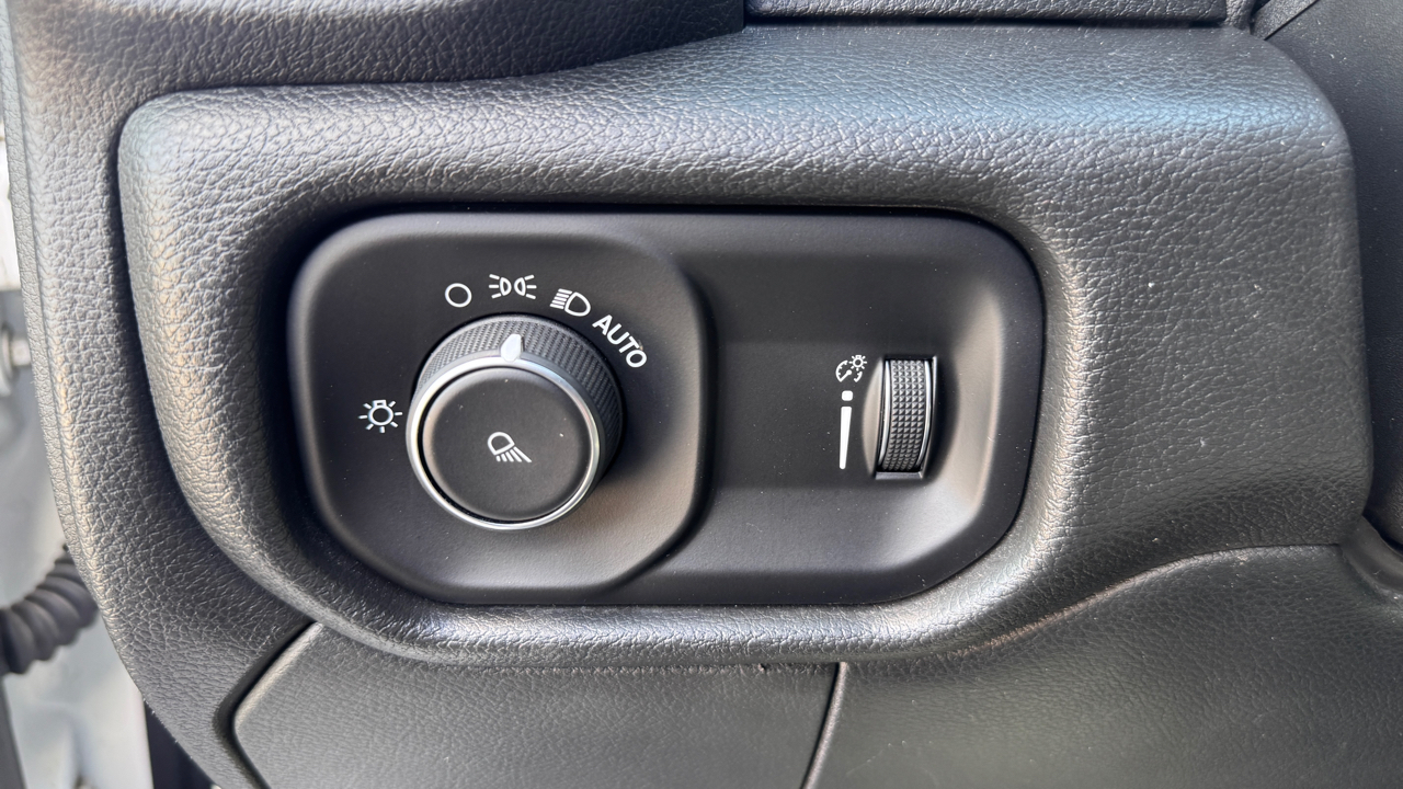 RAM 3500 Big Horn 4x4 Crew Cab 8' Box 2021