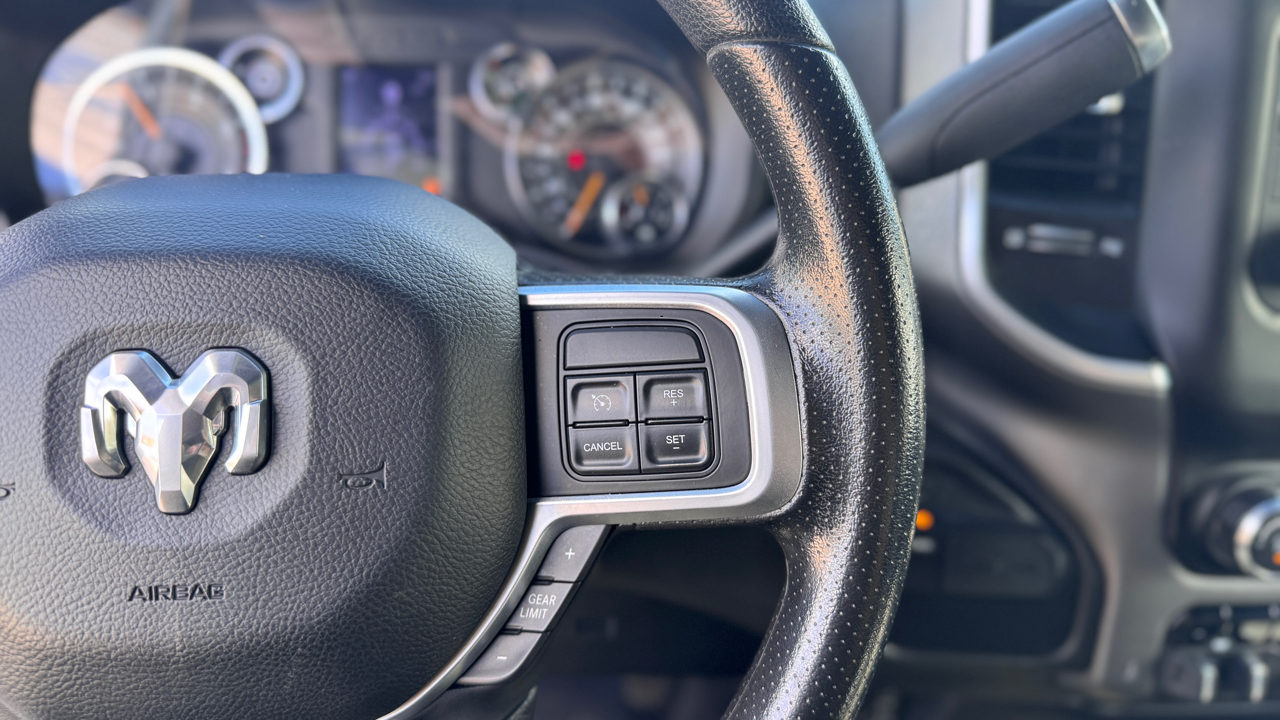 RAM 3500 Big Horn 4x4 Crew Cab 8' Box 2021