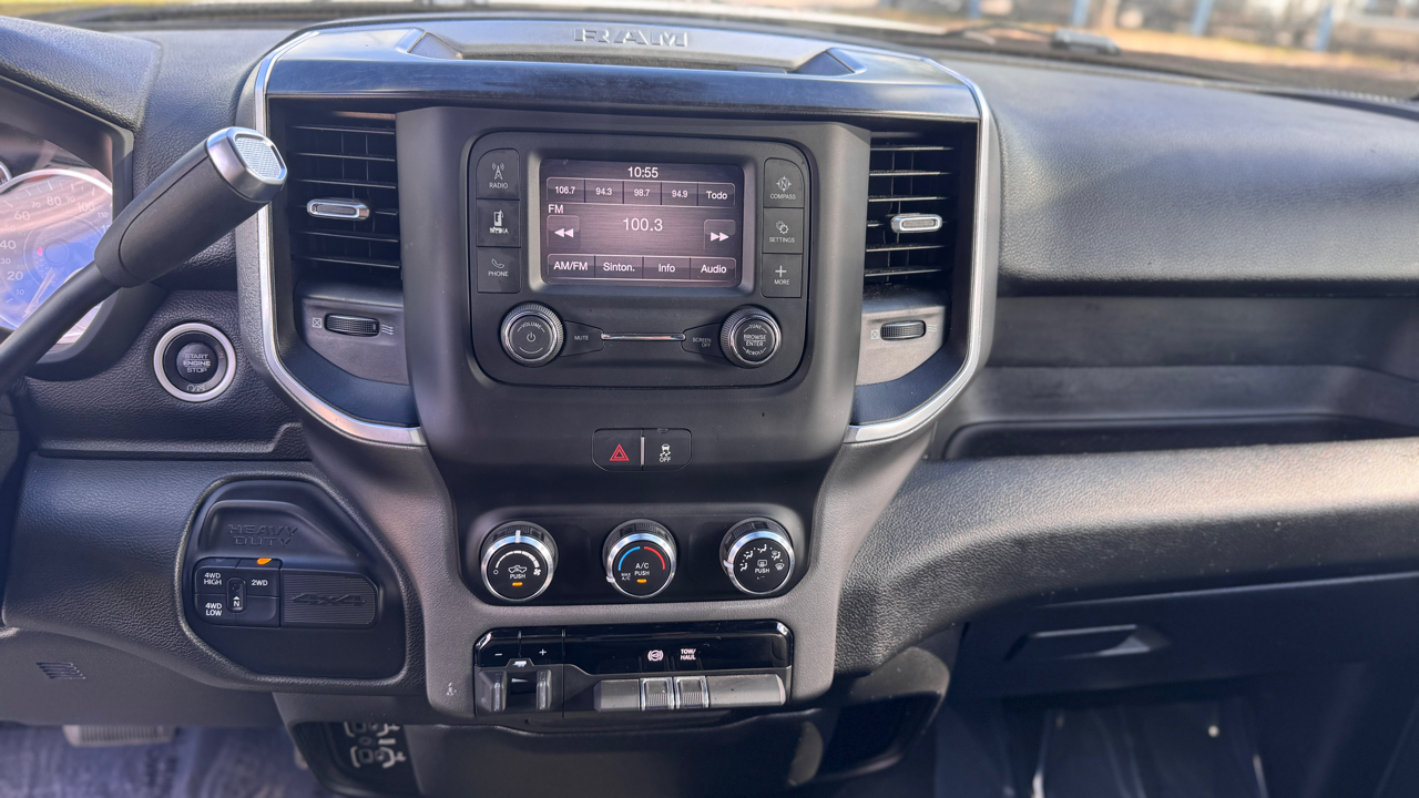 RAM 3500 Big Horn 4x4 Crew Cab 8' Box 2021