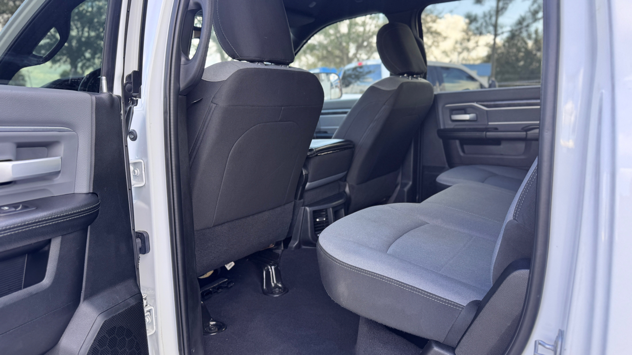 RAM 3500 Big Horn 4x4 Crew Cab 8' Box 2021