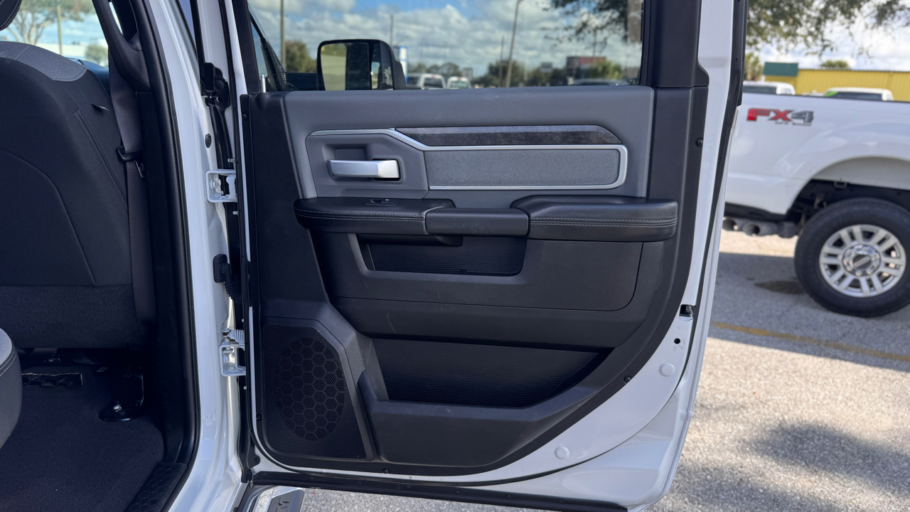 RAM 3500 Big Horn 4x4 Crew Cab 8' Box 2021