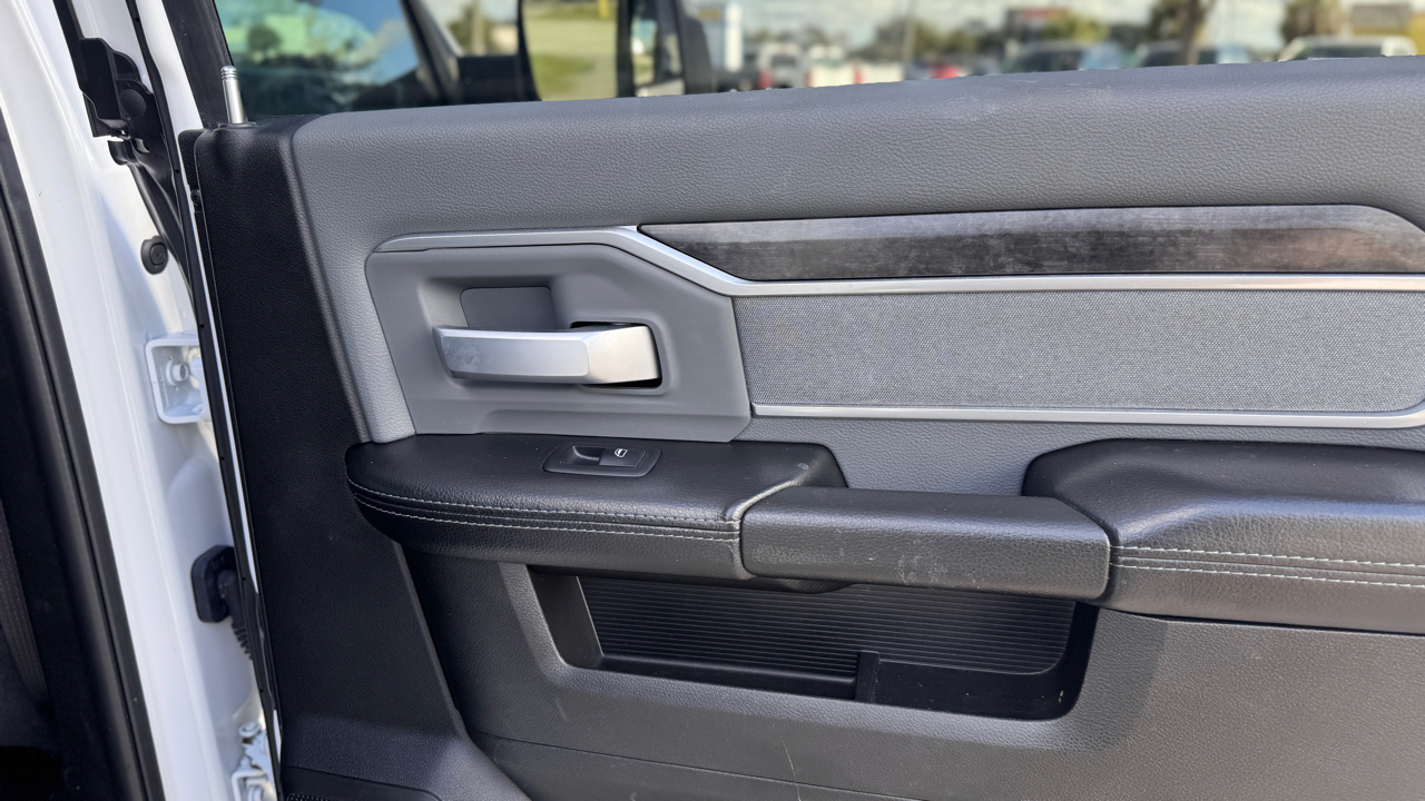 RAM 3500 Big Horn 4x4 Crew Cab 8' Box 2021