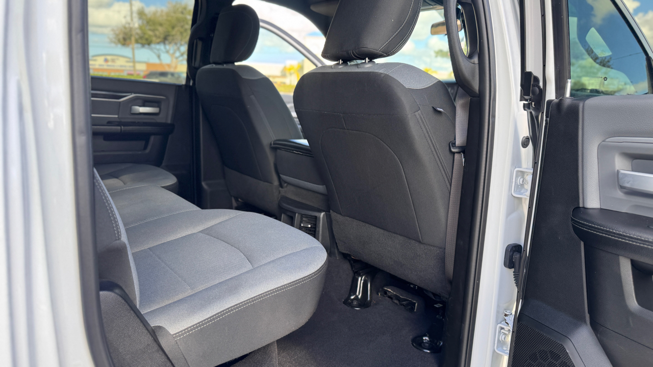 RAM 3500 Big Horn 4x4 Crew Cab 8' Box 2021