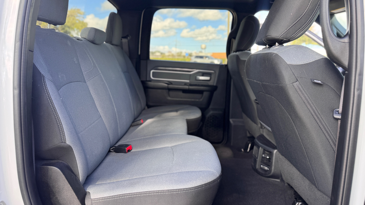 RAM 3500 Big Horn 4x4 Crew Cab 8' Box 2021