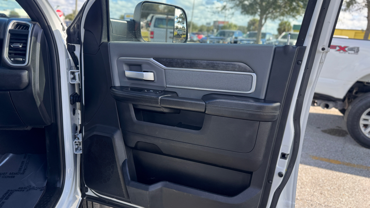 RAM 3500 Big Horn 4x4 Crew Cab 8' Box 2021