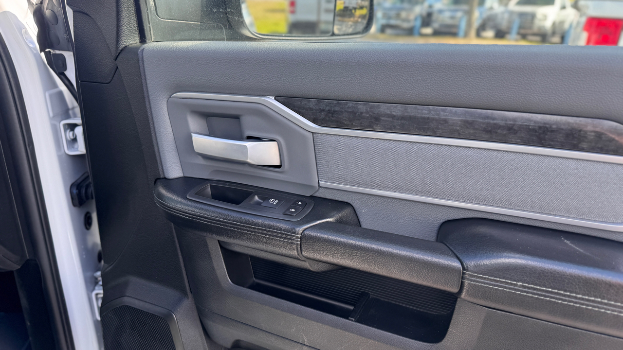 RAM 3500 Big Horn 4x4 Crew Cab 8' Box 2021