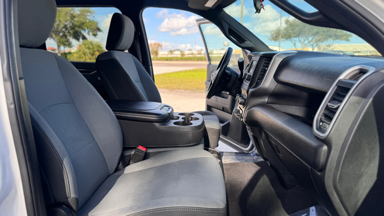 RAM 3500 Big Horn 4x4 Crew Cab 8' Box 2021