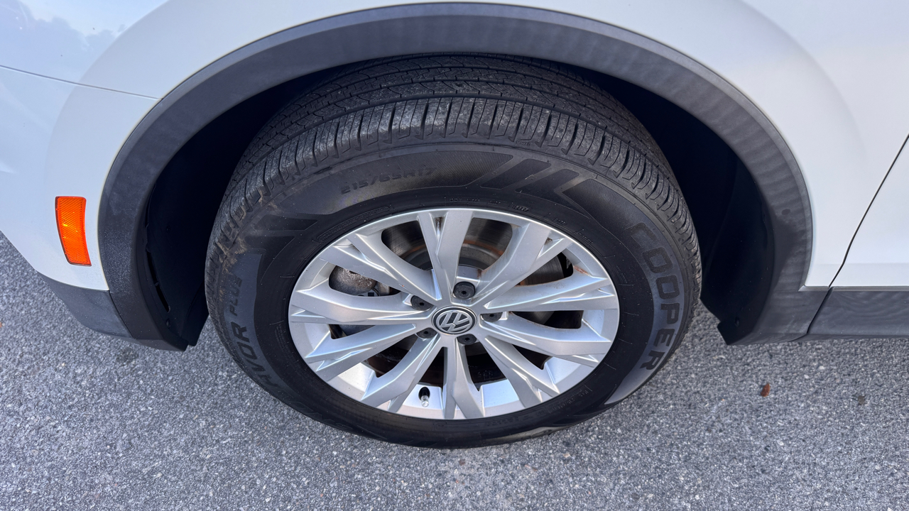 Volkswagen Tiguan 2.0T SE R-Line Black FWD 2019