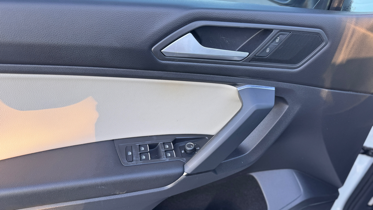 Volkswagen Tiguan 2.0T SE R-Line Black FWD 2019