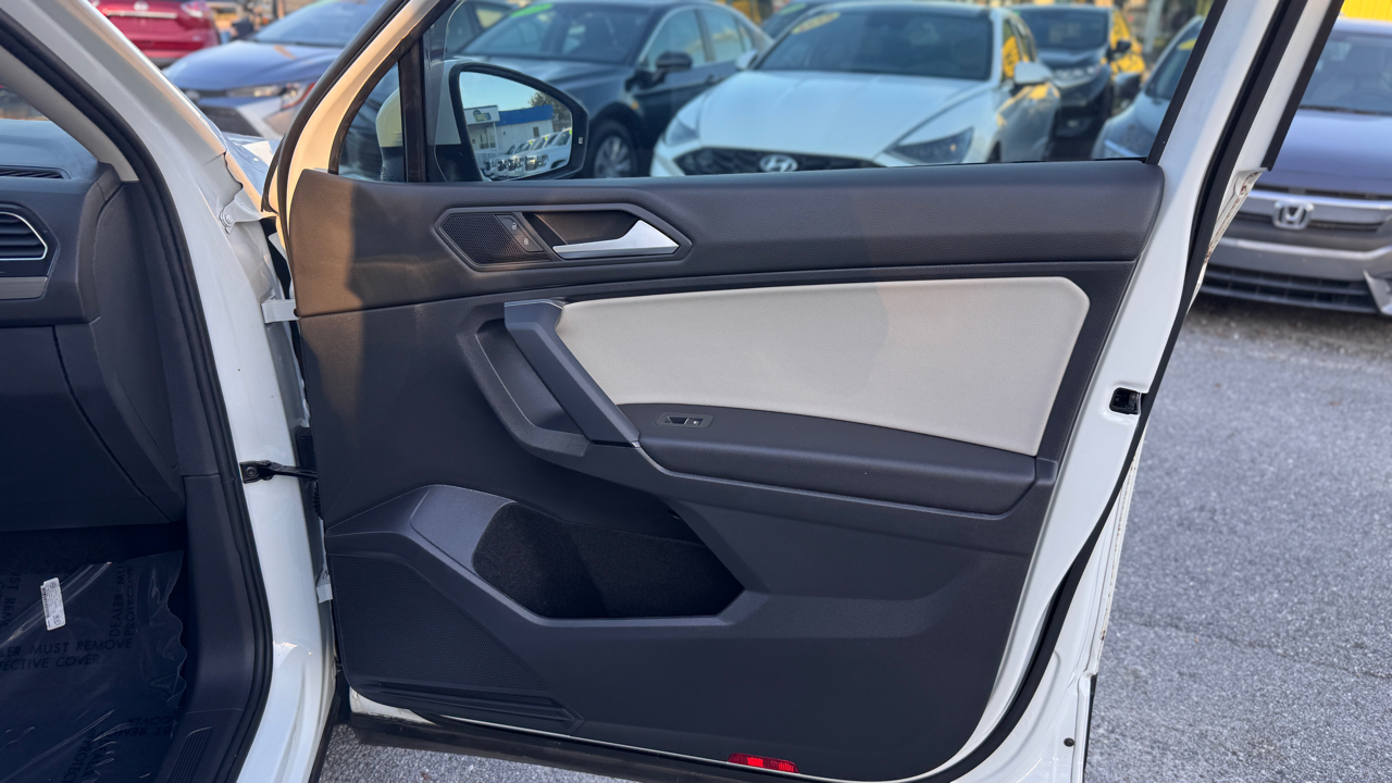 Volkswagen Tiguan 2.0T SE R-Line Black FWD 2019