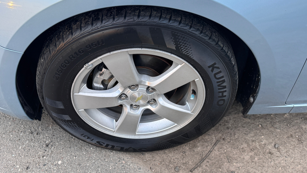 Chevrolet Cruze 4dr Sdn LS 2012