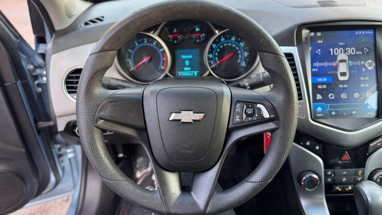 Chevrolet Cruze 4dr Sdn LS 2012